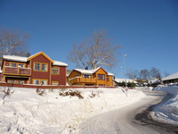Typické domčeky v okrajových  štvrtiach mesta Molde