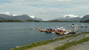 Loďky vo Fraenfjorden a kopce oblasti Fraena