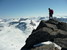 Na vrchole Breitindu - vychutnávka pohľadu do takmer 1800-metrovej šluchty dolu do doliny Romsdalen