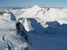 Zoskok z hrebeňa je vzhľadom na kvalitný sneh a nízku expozíciu veľmi jednoduchý (fotila Berry)