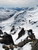 Samotný vrcholček Nordre Saetretinden je už vytopený, a tak lyže nechávam v snehovom sedielku pod vrcholom a záverečných 20 metrov šlapem napešo