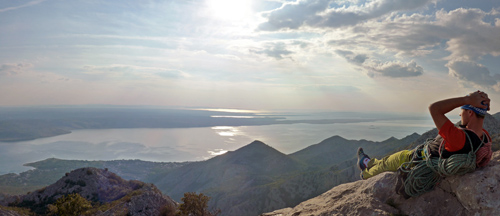 Výhľady na Jadranské more z vrcholu Aniča Kuk