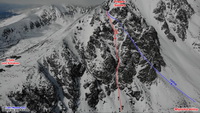 Východná stena Predného Soliska s vyznačenou líniou výstupu a dráhou lavíny