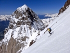 Lyžovanie z vrcholu Ušby v dychberúcej expozícii a nádhernej scenérii patrí k najkrajším skialpinistickým zážitkom v mojom doterajšom živote (fotil Maroš)