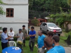 Po prebalení vecí nás Pasang zoznamuje s pracovníkmi svojej agentúry, ktorí nám na expedícii budú pomáhať (zľava Pasang, Gopal, Kumar, Ongel, Dendi)