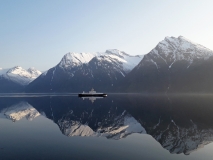 Zrkadlový Hjorundfjord