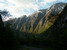 Dolina Kjenndalen a strmé rokliny Bodalsfjelletov