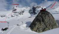 SZ svahy Lodalskapy (2083 m.n.m.) s vyznačeným zjazdom ku plesu Kapevatnet (náročnosť: Traynard S5, E2, 35-40°, 1x 5m 50°, rampa 42-47°, červený ľahký, prevýšenie z vrcholu ku Kapevatnet: 850 m)