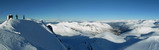 ... a možeme sa kochať nádhernými výhľadmi z vrcholu Sandfjelletu (na fotke Michal s Peťanom, možnosť zväčšenia panorámy)