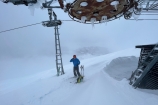 Pretekársky naladení chalani si v rámci svojho nultého dňa dávajú v lyžiarskom stredisku pod Veirahaldet na úvod výletu nejakých 2200 výškových metrov (fotil Lukáš Horváth)