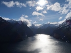 Ďalšou spektakulárnou lahôdkou je túra na Kviteggu, ktorá vyrastá k nebesám priamo z vôd slávneho Geirangerfjordu