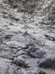 Nasledujúci deň v rámci oddychu od turistiky lezieme zopár ľahších ciest v skalnom amfiteátri Beachen (fotila Erika Tomová)