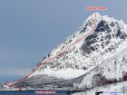 Napriek únave zo 6-hodinovej jazdy neváhame a v peknom počasí a výborných snehových podmienkach mierime hneď na úvod na najvyšší kopec sústrovia, ktorým je tento krásavec nazývaný Higravtinden (1146 m)