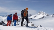 Precvičenie krátkeho lana na snehu a firne počas túry na Weisser Kogel
