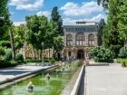 Teherán nie je v porovnaní s inými iránskymi mestami historicky až taký zaujímavý, asi najzaujímavejšou pamiatkou je tu Golestanský palác v južnej časti mesta