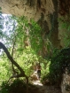 Vnútorné steny sú porastené popínavými stromami a spolu so zrúcaninami vytvárajú mystickú atmosféru a lá Tomb Raider