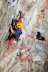 Aj v relatívne ľahšej pasáži pod tretím nitom je nutné byť pri lezení stále maximálne sústredený - fotil Adam Kokot
