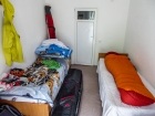 Ubytovanie v nových izbách je vcelku komfortné, no bez radiátora je v nich kosa ako v chladničke