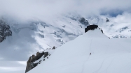 Chata Refuge des Cosmiques sa nachádza vo výške 3600 metrov kúsok od hornej stanice lanovky na Midi