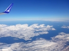 Z lietadla z vtáčej perspektívy obdivujeme Senju, ktorá rozprestiera svoje kopcovité prsty do studených vôd Atlantického oceánu